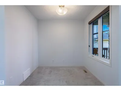 21413 94 AV NW photo 6