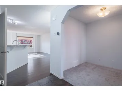 21413 94 AV NW photo 7