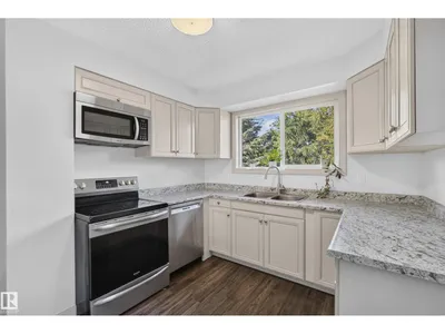 58 PINE ST photo 13