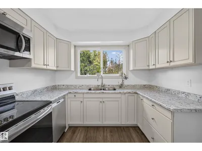 58 PINE ST photo 14