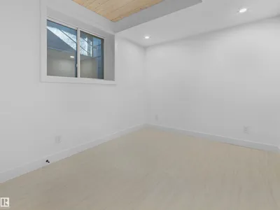 8915 STRATHEARN DR NW photo 59