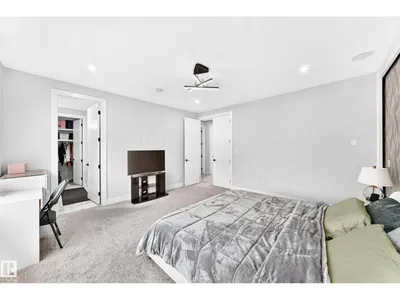 1667 ENRIGHT WY NW NW photo 38