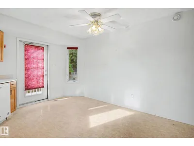 18411 77 AV NW photo 6