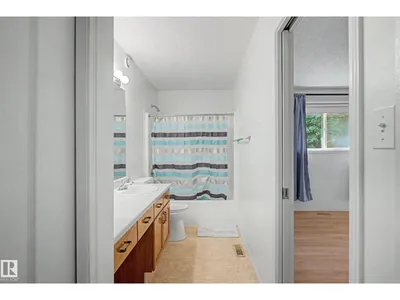 18411 77 AV NW photo 9