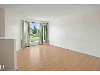 18411 77 AV NW photo 23