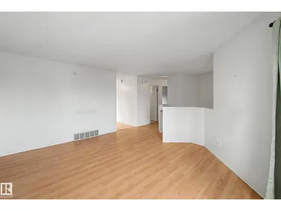 18411 77 AV NW photo 24