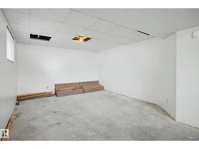 18411 77 AV NW photo 34