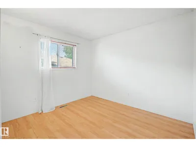 18411 77 AV NW photo 12