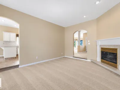 61 ESTATE CR photo 22