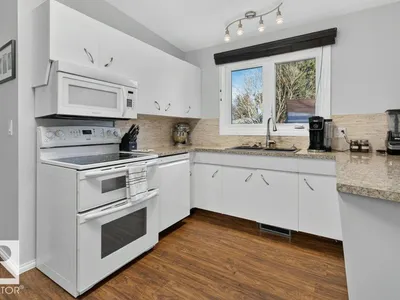 9120 92 AV photo 17