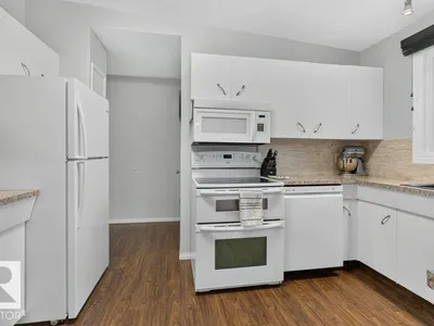 9120 92 AV photo 21