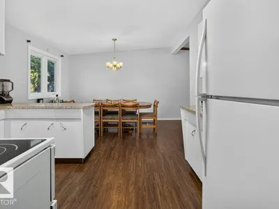 9120 92 AV photo 24