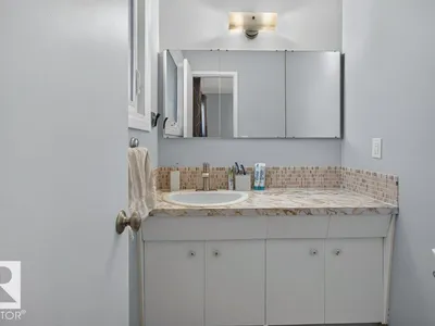 9120 92 AV photo 28