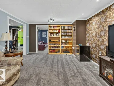 9120 92 AV photo 46