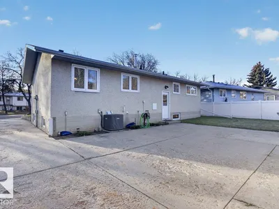 9120 92 AV photo 60