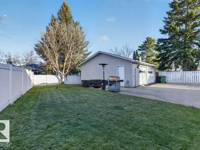 9120 92 AV photo 62