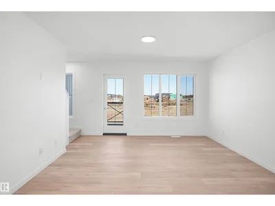 2030 Marquis WY NE photo 4
