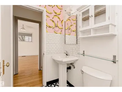 10922 84 AV NW photo 17