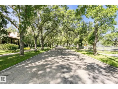 10922 84 AV NW photo 38