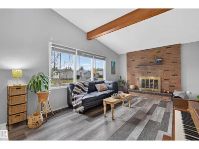 7216 44 AV NW NW photo 12