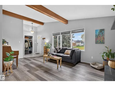7216 44 AV NW NW photo 15