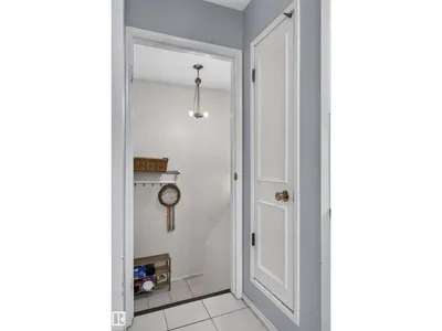 7216 44 AV NW NW photo 22