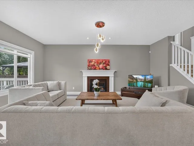 11408 15 AV SW, Edmonton