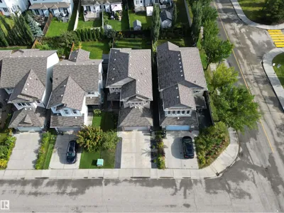 11408 15 AV SW photo 4