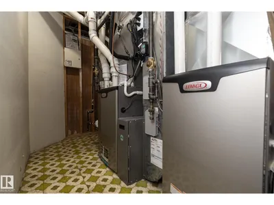 18412 82 AV NW photo 61