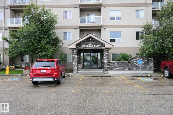 #316 5005 165 AV NW photo 3
