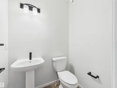 119 HILTON CV photo 22