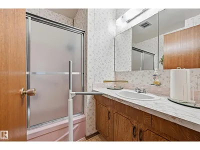 15019 84 ST NW photo 13