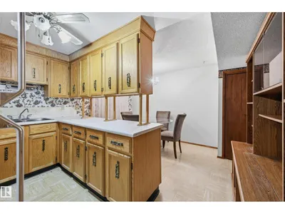 15019 84 ST NW photo 20