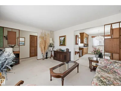 15019 84 ST NW photo 4