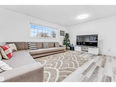 1828 36 AV NW photo 24