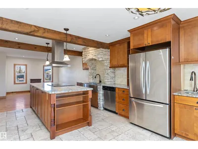 18729 95A AV NW photo 10