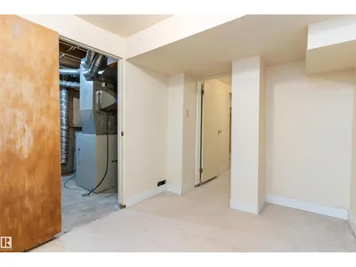 18729 95A AV NW photo 39