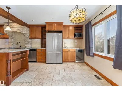 18729 95A AV NW photo 7