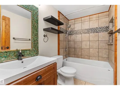 18729 95A AV NW photo 29