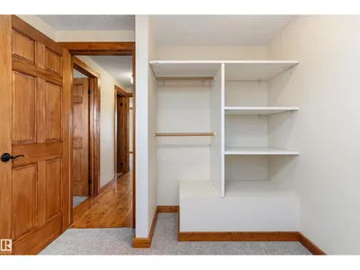 18729 95A AV NW photo 35