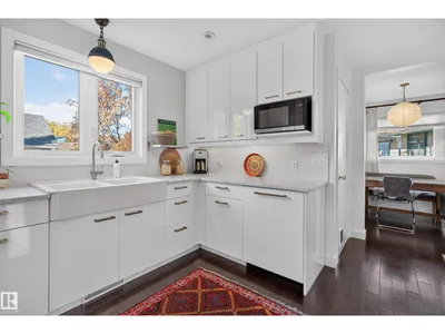 7704 102 AV NW NW photo 11