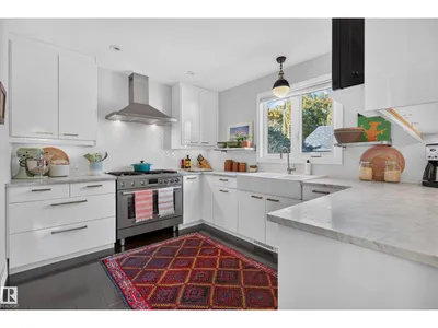 7704 102 AV NW NW photo 12