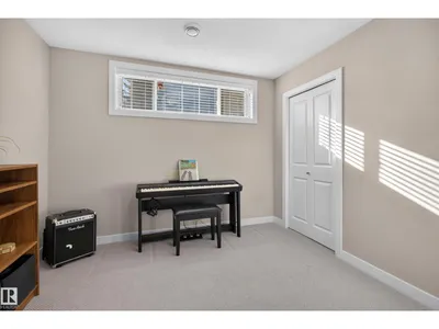 7704 102 AV NW NW photo 25