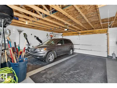 7704 102 AV NW NW photo 33