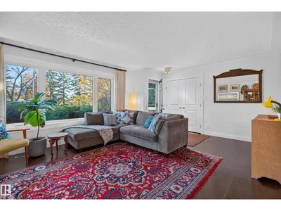 7704 102 AV NW NW photo 6
