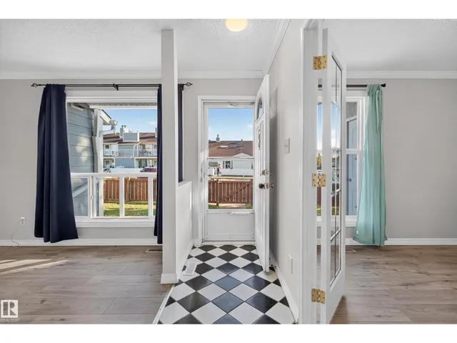2332 151 AV NW, Edmonton