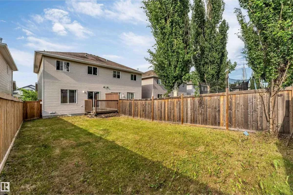 7743 8 AV SW photo 2