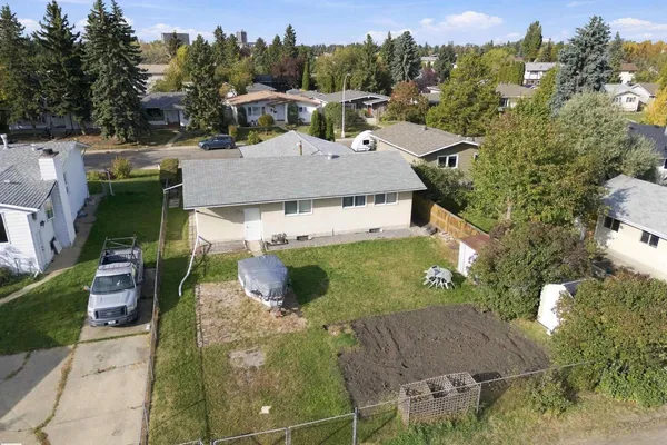 11519 38 AV NW NW photo 2