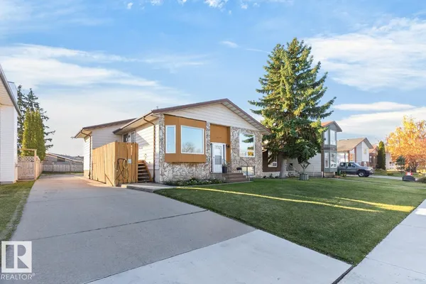 3047 143 AV NW photo 3