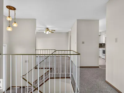 3047 143 AV NW photo 6
